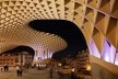 Metropol Parasol, vista noturna da Plaza de La Encarnación, Sevilha. J. Mayer H. Architects, 2004