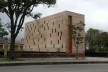 Centro de Memória, Paz y Reconciliación, vista do museu a partir da rua, Bogotá, Colômbia. Arquiteto Juan Pablo Ortiz