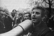 Daniel Cohn-Bendit em manifestação de Maio de 68 em Paris