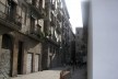 Calle del Mercado de Santa Catarina, donde se el hacinamiento, los grafittis y la suciedad, son parte cotidiana “de la otra” Barcelona, alejada de los diseños sofisticados y punteros de los grandes arquitectos internacionales