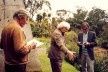 Hans Broos, Burle Marx e Haruyoshi Ono no jardim da casa de Broos no Morumbi