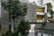 Centro Universitário Maria Antônia, espaço público inferior com edifício Joaquim Nabuco ao fundo, São Paulo SP. Arquitetos Cristiane Muniz, Fábio Valentim, Fernanda Barbara e Fernando Viégas / Una Arquitetos