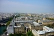 Vista aérea da cidade de Paris, França. Edifícios históricos da Île de la Cité em destaque. Foto tirada a partir da Catedral de Notre-Dame, abr. 2009
