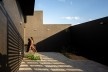 Casas + Edifício Misto MBV2, Sobral CE Brasil, 2020. Arquitetos Bruno Braga, Bruno Perdigão, Igor Ribeiro e Luiz Cattony / Rede Arquitetos