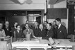 Liang (o quarto à esquerda) e Niemeyer (o quinto à esquerda) no projeto da ONU