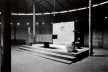 Igreja Espírito Santo do Pinhal, altar, Uberlândia, 1976-1982. Arquiteta Lina Bo Bardi, colaboração de Marcelo Ferraz e André Vainer