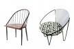À esquerda, cadeira curva, com varetas de jacarandá, design de Joaquim Tenreiro, 1960; à direita, cadeira Zanine, design de José Zanine Caldas, 1950