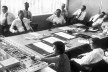Florence Knoll durante uma reunião da Knoll Planning Unit