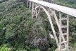 Ponte Bacunayagua, totalmente pré-fabricado construído em 1960