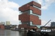 Dos Museus-Casa aos Museus Contemporâneos, arquitetura em uso sob a ótica da Crit e da APO: Museum aan de Stroom – MAS verticalizado, junto ao porto na Antuérpia, Bégica