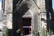 Igreja transformada em centro de informações do festival Fringe, em Edimburgo, Escócia