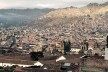 Vista da zona central e encostas adjacentes de Cusco desde San Blas