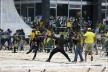 Manifestantes invadem Palácio da Justiça