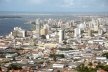 Processo de verticalização nas áreas que margeiam o Rio Sergipe, onde na foto, é possível observar inclusive seu encontro com o mar Av. Beira Mar, que na realidade beira o rio, e Bairro Jardins são as zonas mais nobres, de solo mais caro e com grande ad