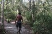 Aldeia Piraquêaçu, trilha na mata