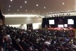 Auditório lotado para ver a conferência Alejandro Aravena/Elemental