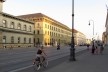 Eixo da Ludwigstrasse, via que ladeia a Residenz e liga Odeonsplatz no Centro ao Englisch Garten