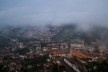 Vista parcial da cidade de Ouro Preto destacando-se ao centro a Praça Tiradentes, por onde passam os cortejos processionais