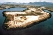 Vista aérea, antes da implantação do Parque da Gleba \"E\", atual Península, mostrando a degradação da estrutura superficial