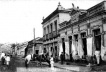 Figura 05 - Largo do Theatro. Década de 1910, loja de tecidos de imigrantes árabes, na rua Major Prado, uma das duas que compõem o eixo estrutural da cidade