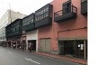 Balcões tradicionais de sobrados no distrito central de Lima