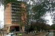 Edifício da Municipalidad de Córdoba, o edifício no contexto urbano e o riacho La Cañada, arquitetos Santiago Sánchez Elía, Federico Peralta Ramos y Alfredo Agostini / Escritório Sepra