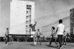 Quadra esportiva, um bom aproveitamento dos espaços entre-blocos