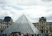 Pirâmide do Louvre, arquiteto I. M. Pei. Série da grandes obras de urbanização e arquitetura da cidade de Paris, realizadas pelo governo francês.