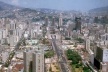 Caracas. Vista geral da Avenida Bolívar, nos anos noventa. Intervenção do Arq. Carlos Gómez de Llarena