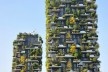 Milano, Porta Nuova. Edifício Residencial Bosco Verticale projeto Boeri Studio foi inaugurado em outubro de 2014 como parte de um projeto de reforma urbana. Formado por duas torres, uma de 80 e outra de 112 metros, que abrigam árvores de portes pequeno, m