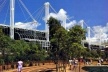 Figura 7 – O novo centro de exposições em Darling Harbor, área recuperada do porto de Sidney, Australia. Arquiteto Philip Cox