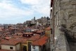 Porto, Edifícios reabilitados pelo CRUARB/CH no Morro da Sé, vista do Largo Dr. Pedro Vitorino, onde a constante presença das gaivotas reforça o protagonismo do Douro na área