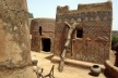 Casas adornadas de barro, aldeia de Tiébélé, Burkina-Faso