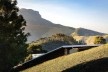 Casa de meia encosta, São Francisco Xavier SP, 2013. Arquitetos Denis Joelsons e Gabriela Baraúna Uchida