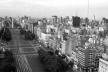 Buenos Aires, Avenida 9 de Julho, vista atual. Cartões Postais do Arquivo M.I.P.R. Reprodução parcial em preto e branco com fins estritamente culturais