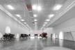 Museu Nacional dos Coches, sala de exposições no pavilhão principal, Lisboa. Arquiteto Paulo Mendes da Rocha, MMBB arquitetos e Bak Gordon arquitetos