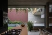Casa Floresta, Belo Horizonte MG Brasil, 2021. Arquitetos Zargos Rodrigues, Rodrigo Pereira, Frederico Rodrigues, Carla Deltreggia, Ika Okamoto, Letícia Armond, Nathalia Melo e Laís Parreiras (autores) / Estúdio Zargos