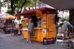 Cabine de foto-revelação no bairro do Comércio, Salvador, 2004