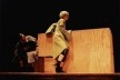 Espetáculo Uma visitação, 1995, Teatro Acadêmico Gil Vicente, Coimbra. Cenografia de João Mendes Ribeiro