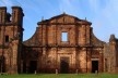 Remanescentes da frontaria, pórtico e torre. Igreja de São Miguel Arcanjo