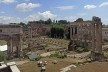 Vista de parte das ruínas e fragmentos na área do Forum Romano