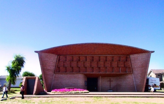 Igreja em Atlântida,Uruguai. Eng. Eladio Dieste, 1952/58