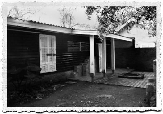 Casa de Ipanema, fachada principal e pátio, Moacyr Moojen Marques, 1958
