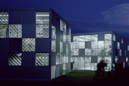 Conjunto habitacional Ecoms, Tosu, Japão, 2004. Arquiteto Riken YamamotoFoto cortesia Shinkenchiku Sha