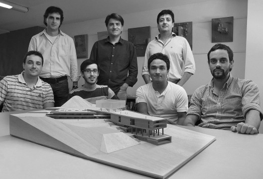 Acima, da esquerda para a direita: Nicolás Vélez , Carlos Pardo, Mauricio Zuloaga. Abaixo, da esquerda para a direita: Alejandro Ochoa, Felipe Campuzano, Carlos Holguín, Juan Camilo Llano