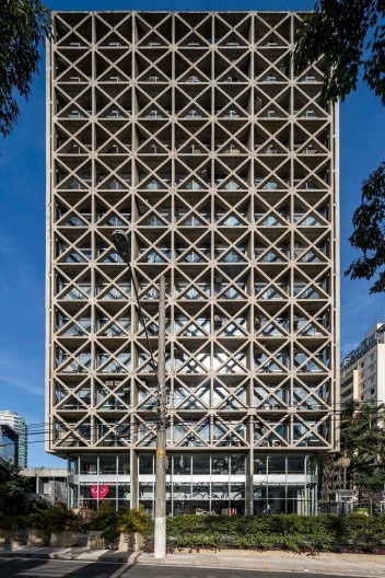 Edifício Acal, São Paulo, 1974. Arquitetos Pedro Paulo de Melo Saraiva, Sérgio Ficher e Henrique Cambiaghi