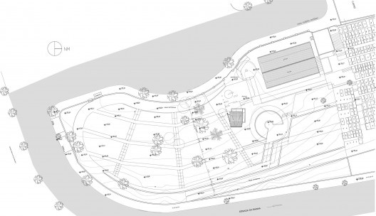 Implantação - à direita vemos o cemitério existente e, à esquerda, o plano de ampliação