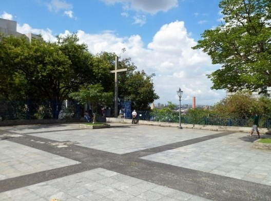 Cruz em homenagem a Anchieta, fev. 2013