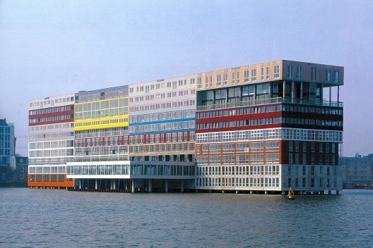 MVRDV, conjunto habitacional e de escritórios Silodam, Amsterdã, Holanda