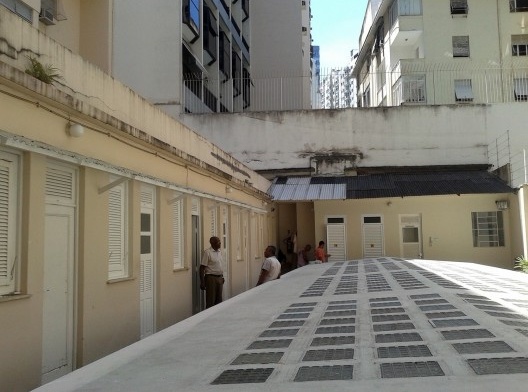Edícula com quartos de empregadas